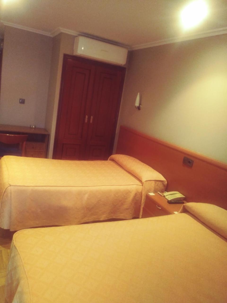 Hotel Orly Xinzo de Limia Extérieur photo