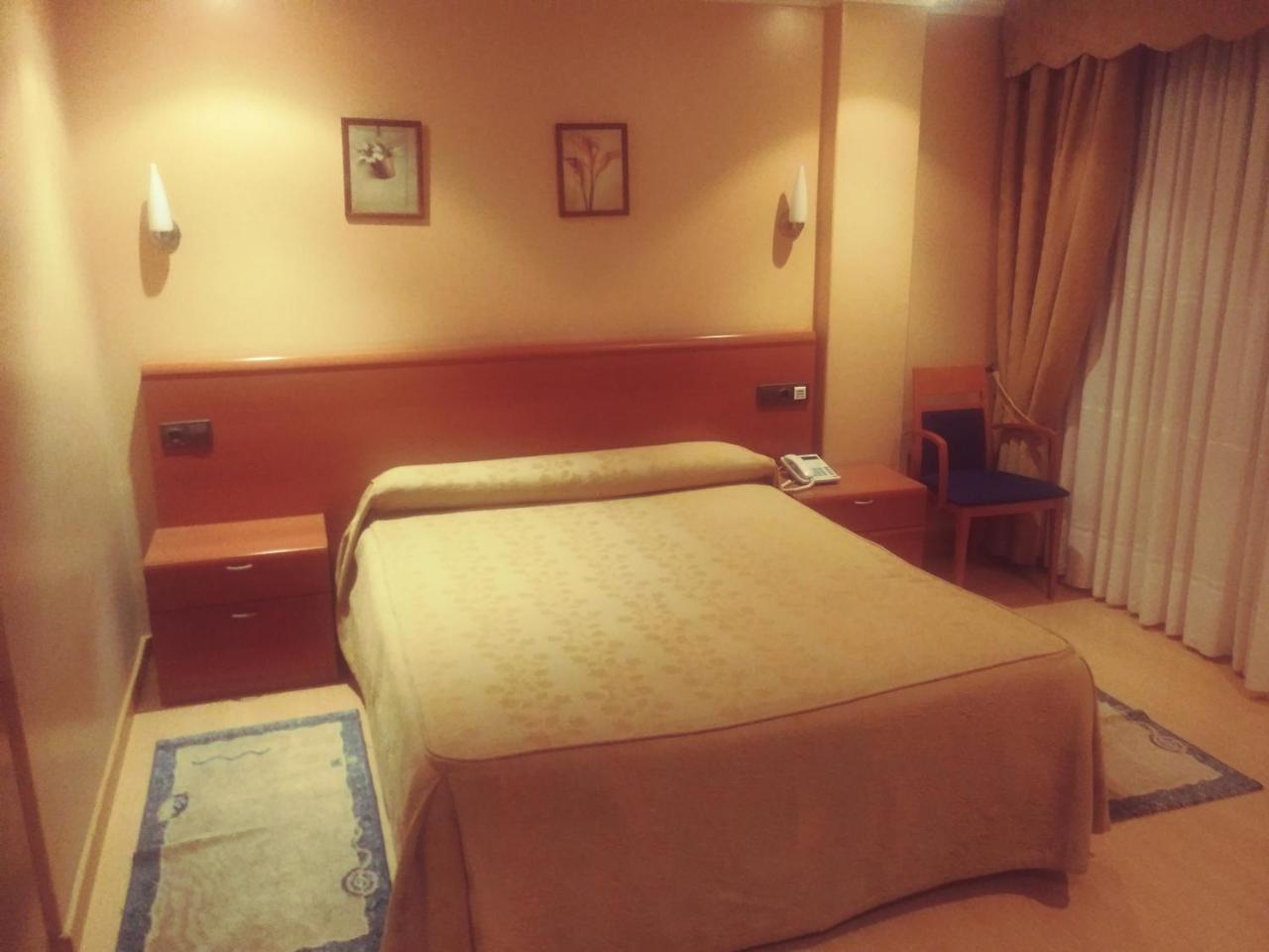 Hotel Orly Xinzo de Limia Extérieur photo