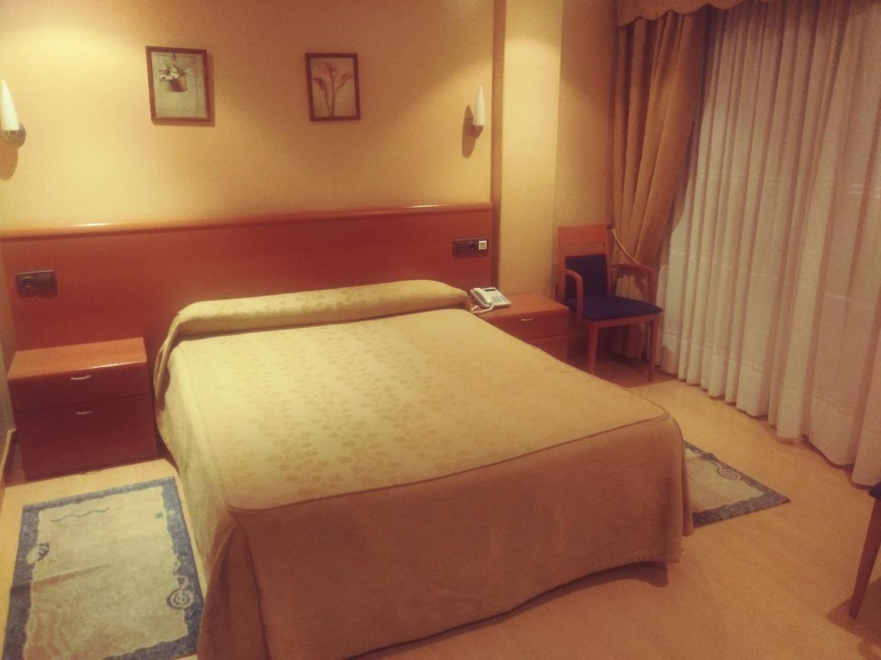 Hotel Orly Xinzo de Limia Extérieur photo